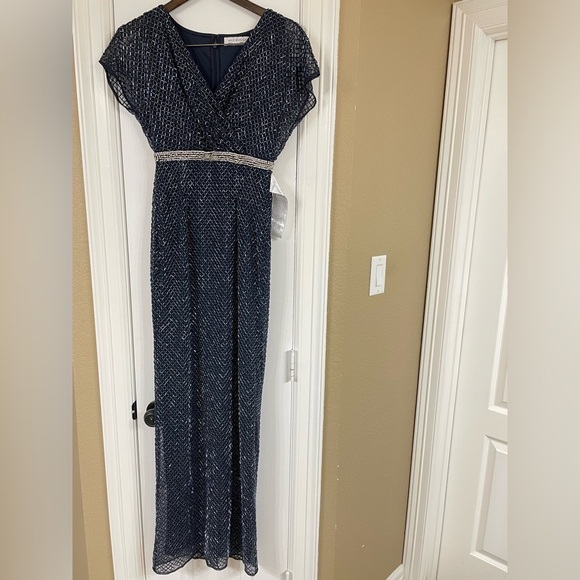 MAC DUGGAL Midnight BEADED BUTTERFLY SLEEVE COLUMN GOWN - Picture 3 of 17